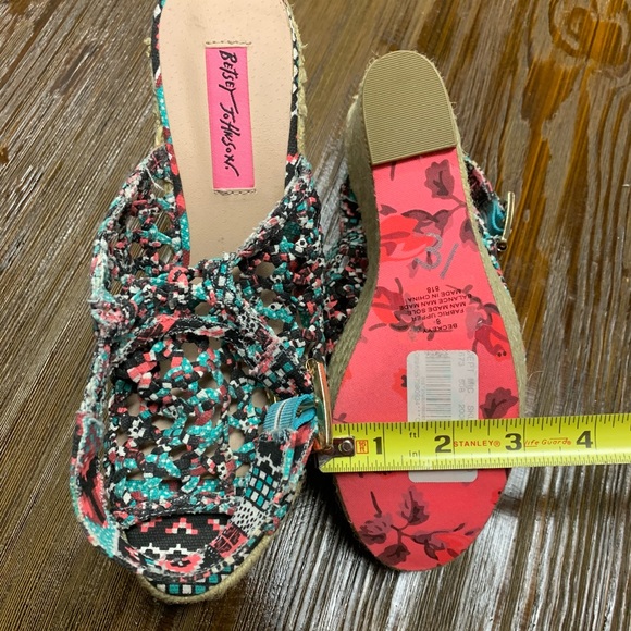 Betsey Johnson "Beckeyy" - 5.5" Wedges - Aztec Print - Women's Size 8 (NWT) - Picture 15 of 16